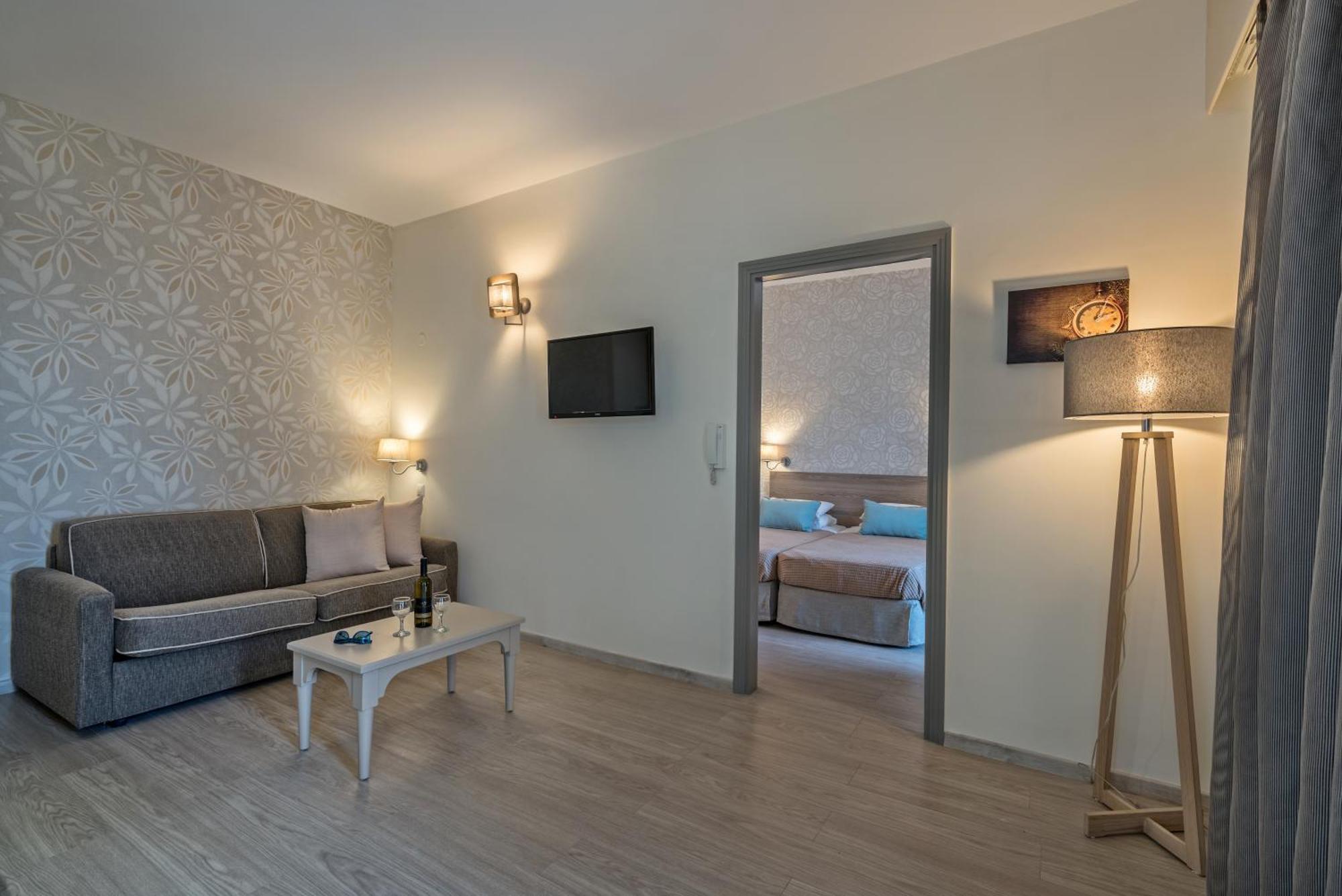 Lefkoniko Beach & Icarus Suite Apts Rethymno  Bagian luar foto