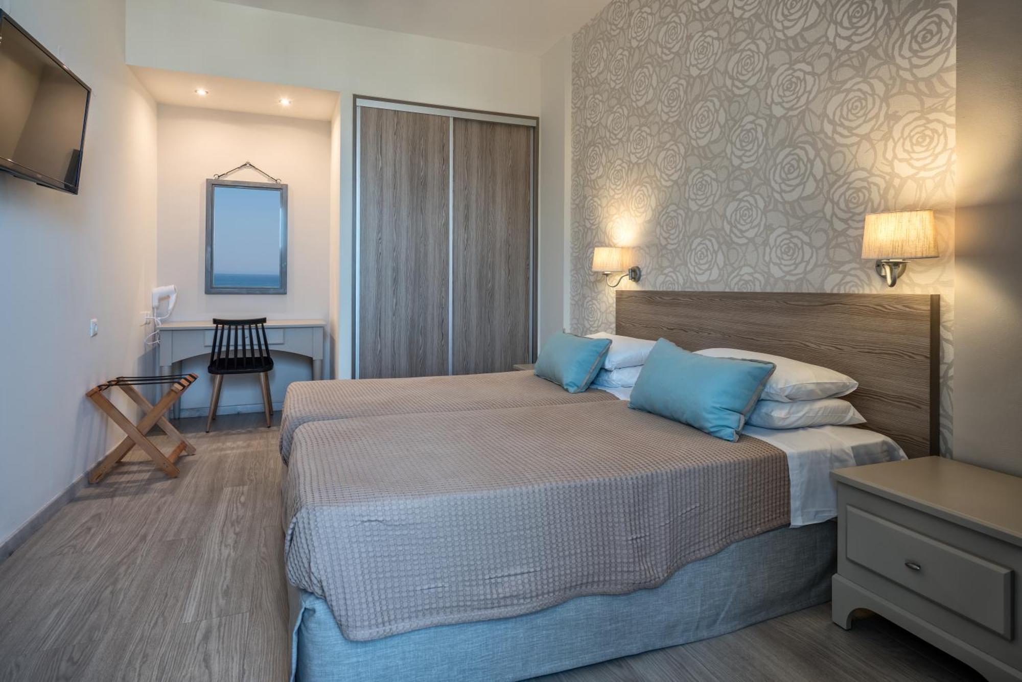 Lefkoniko Beach & Icarus Suite Apts Rethymno  Bagian luar foto