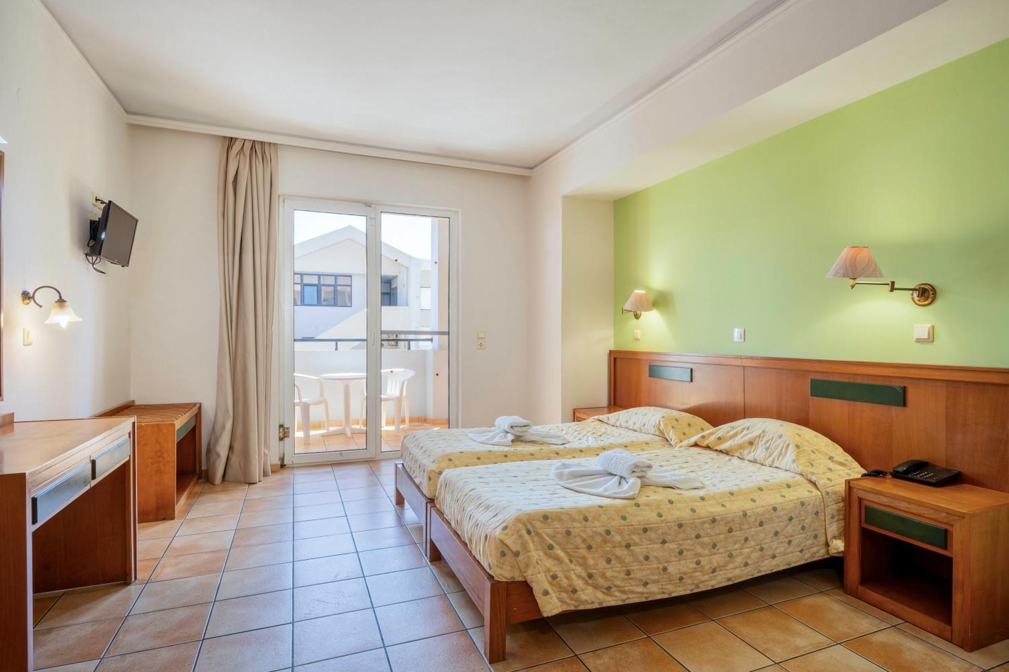 Lefkoniko Beach & Icarus Suite Apts Rethymno  Bagian luar foto